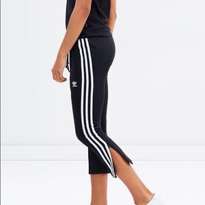 Adidas Trefoil Originals 3 stripe cigarette track pants cropped Size 4